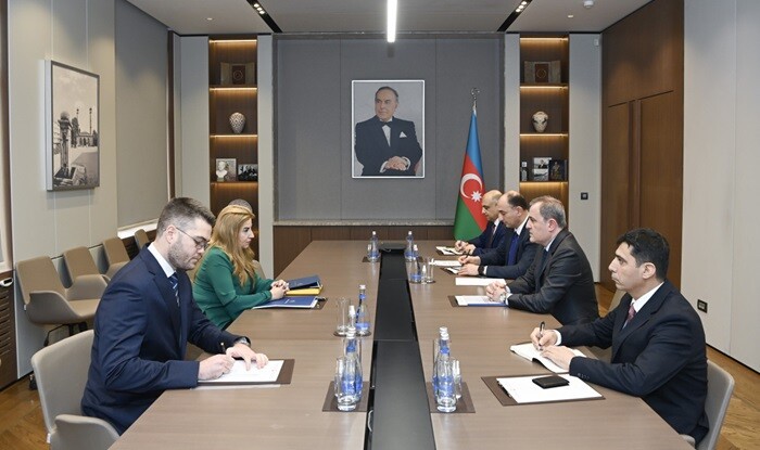 Bayramov Yunanıstan səfiri ilə görüşdü