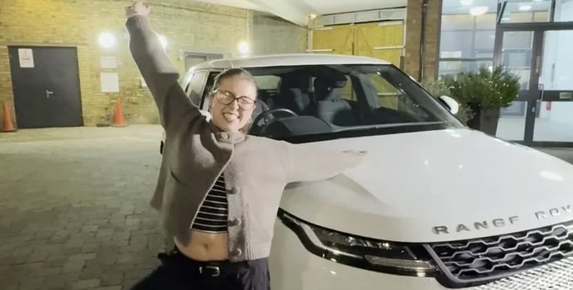 Müdir işçisinə Yeni İl üçün "Range Rover" hədiyyə etdi