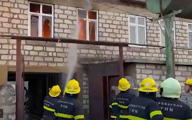 Evində yanaraq öldü