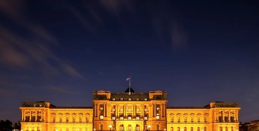 Milad Yanğını: ABŞ-ın tarixi bir gecədə necə silindi?