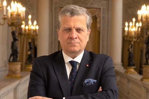 Polşanın Fransadakı səfiri saxlanıldı