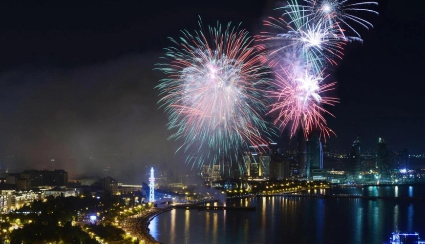 Yeni il gecəsi bulvara çıxanlara ŞAD XƏBƏR