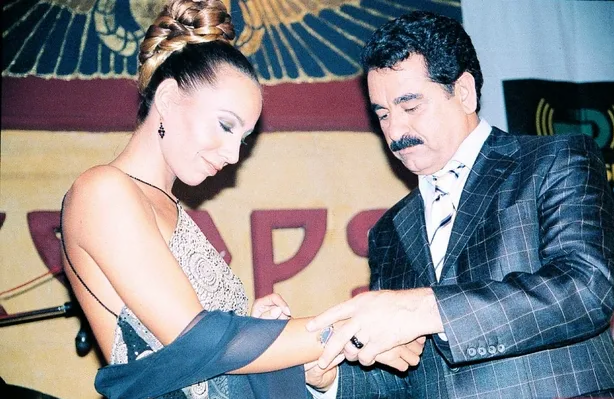 Tatlısəs 22 il sonra onunla barışdı -FOTO