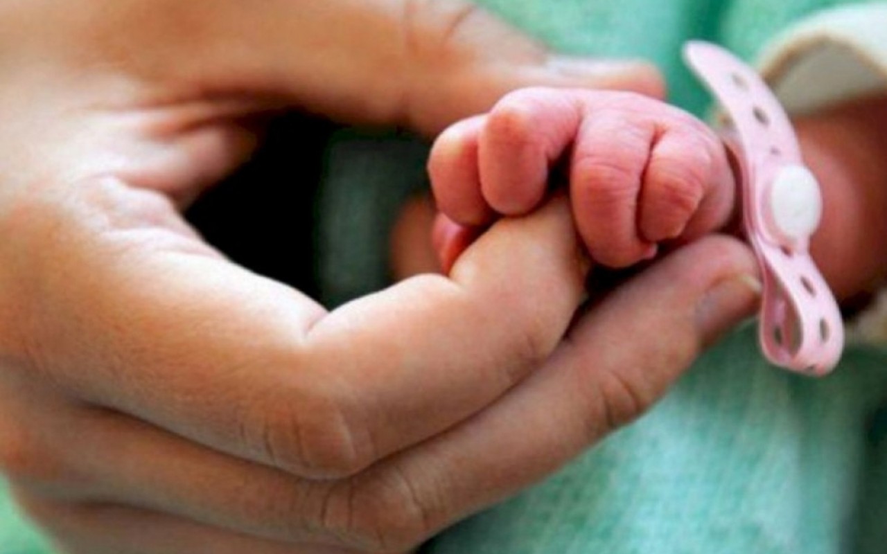 Xaçmazda körpə doğuş zamanı öldü