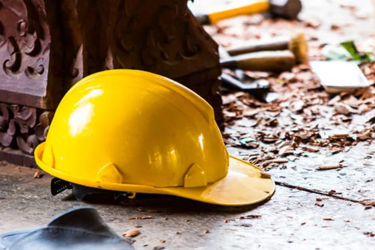 Astarada fəhlə iş başında öldü