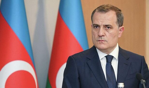 Ceyhun Bayramov özbək həmkarı ilə danışdı