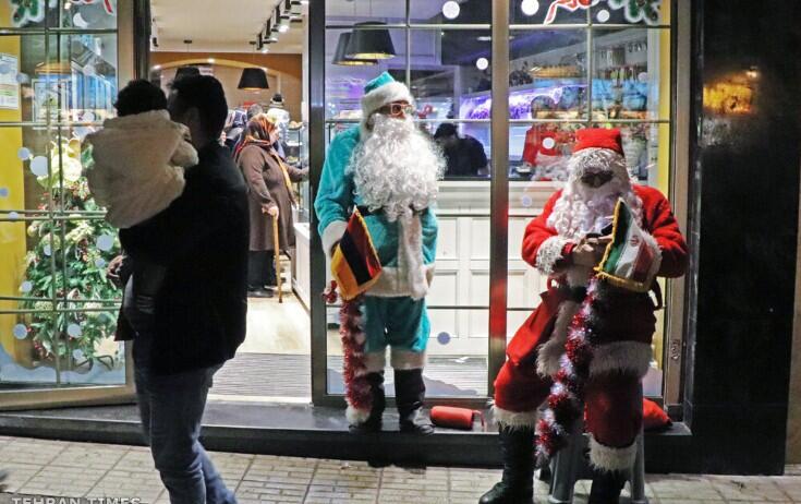 Bu ölkədə "Santa Klaus"la şəkil çəkdirmək qadağan olundu