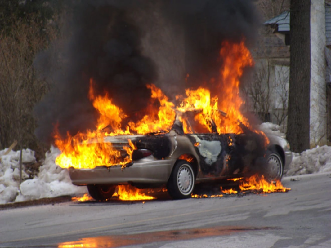 Şəmkirdə "BMW" yandı
