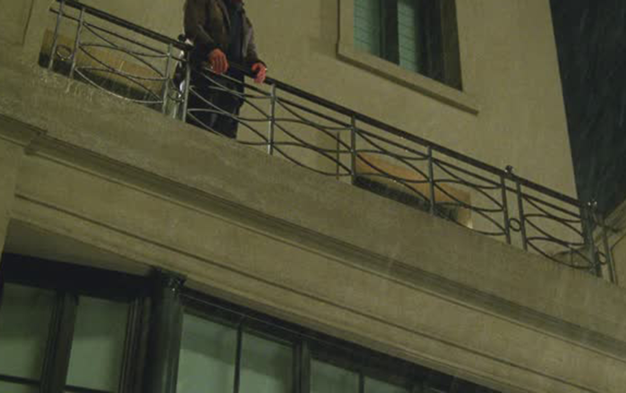 Bayram axşamı eyvandan yıxılan kişi öldü