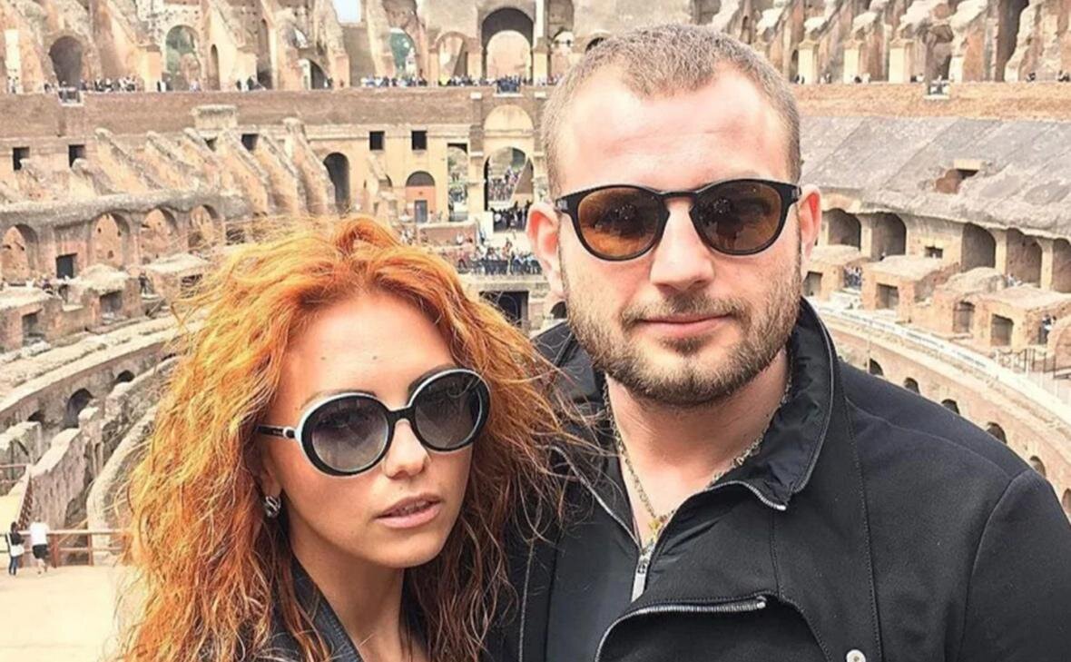 BƏƏ-də öldürülən biznesmen və həyat yoldaşının meyiti Rusiyaya gətirildi