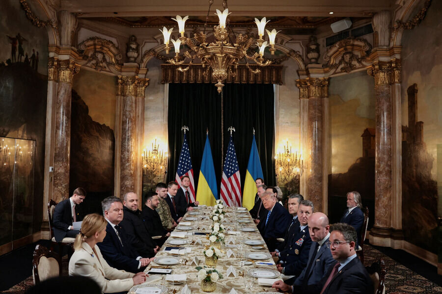 Tramp yenə də Zelenski ilə kobud davranıb - ABŞ mediası