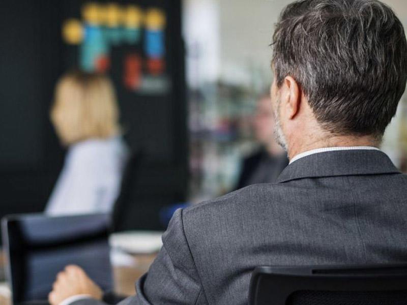 Vəzifəli şəxsin evdən meyiti tapıldı - FOTO