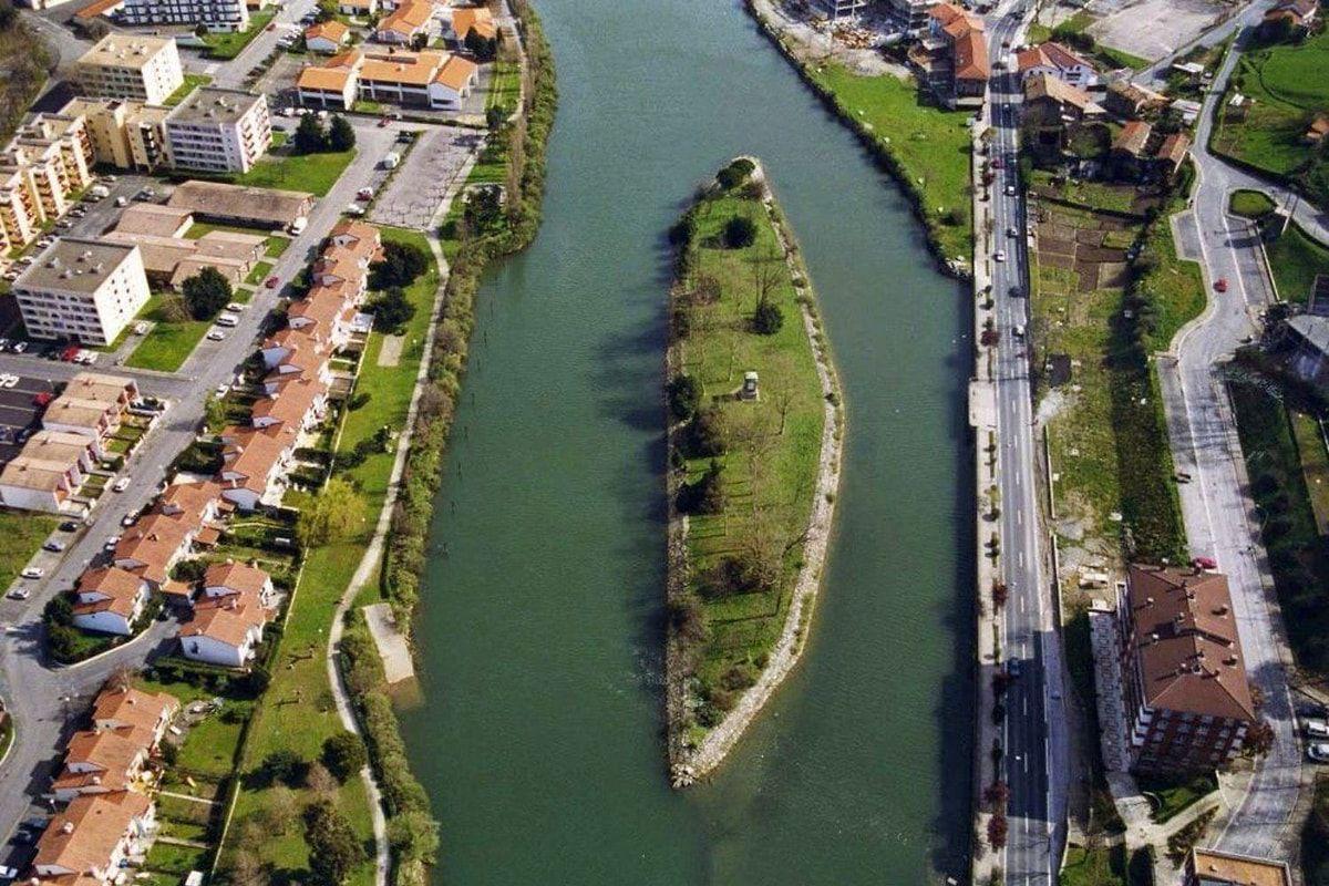 Heç kim girə bilmir: Bu ada hər 6 ayda bir ölkə dəyişdirir