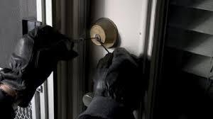 Kompot, mürəbbə oğurlayıb sonra evi yandırdılar