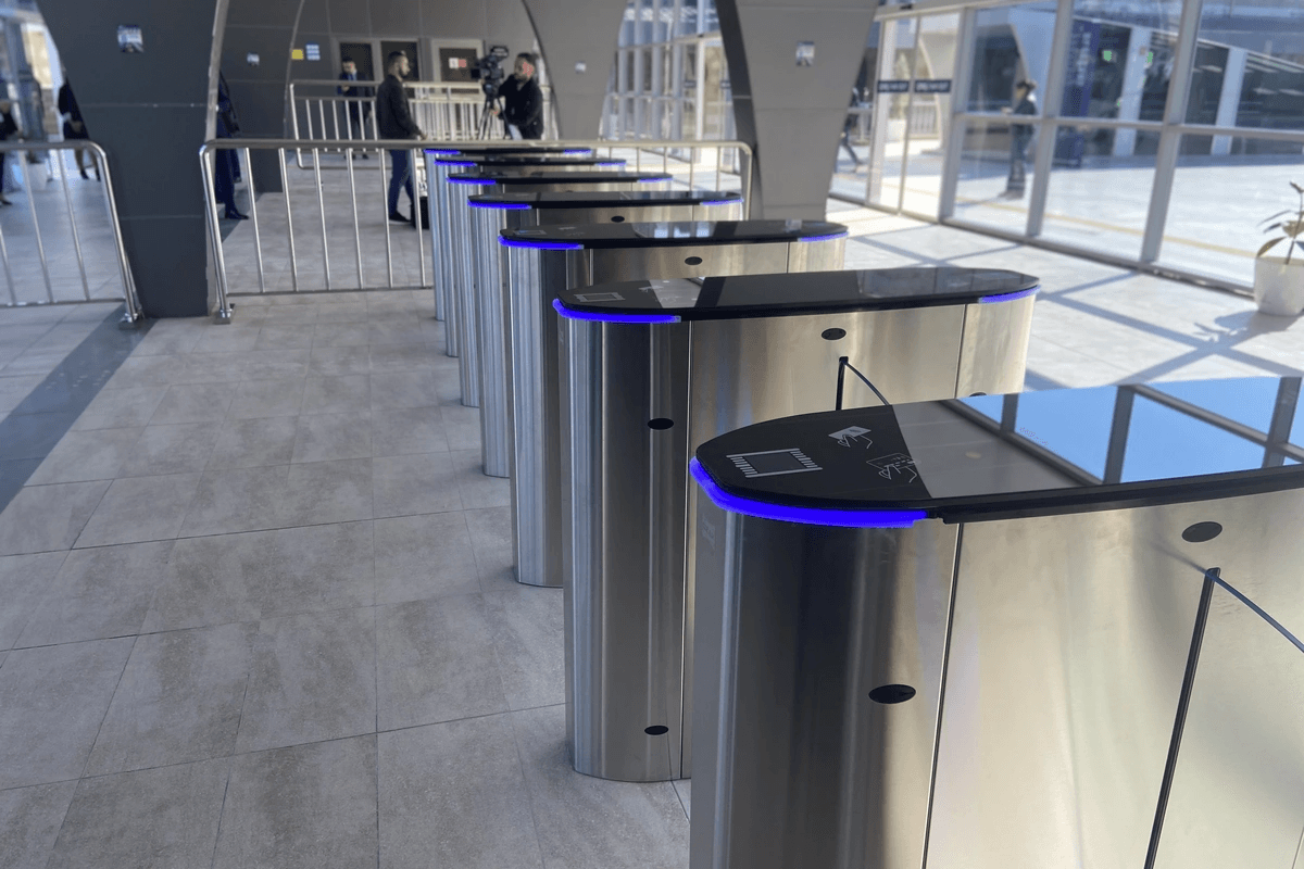 Bakı Dəmiryol Vağzalının turniketlərində problem yarandı