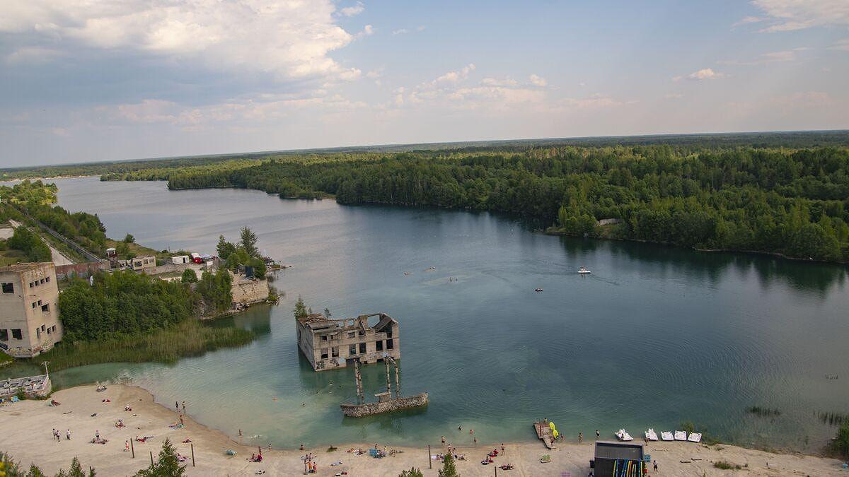 İş axtaranlar üçün əla fürsət: adam qapılarını açır