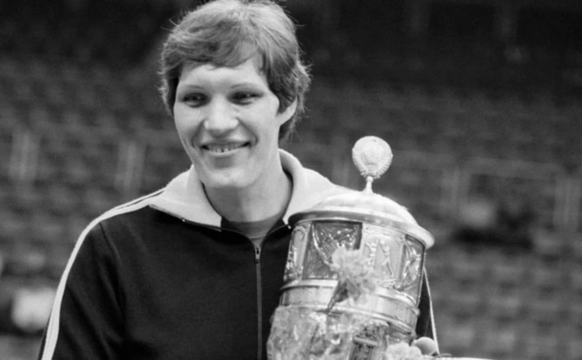 Qadın basketbolçu vəfat etdi