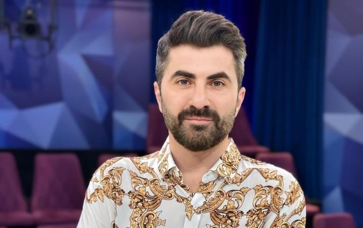 "Anam deyir ki, saçına rəng qoy, özünü qocaltma"