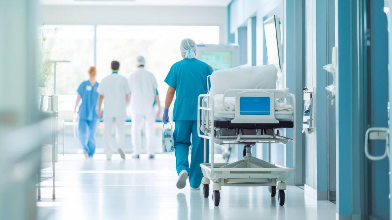 Tovuzda vəzifəli şəxsə iş yerində xəsarət yetirdilər