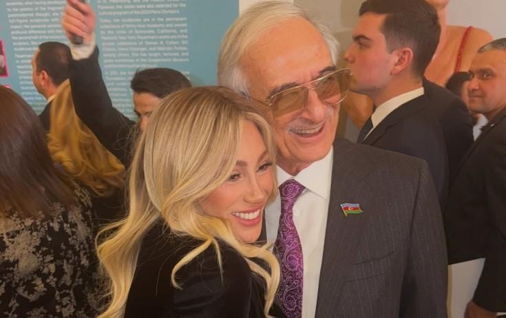 Röya Polad Bülbüloğlu ilə foto paylaşdı