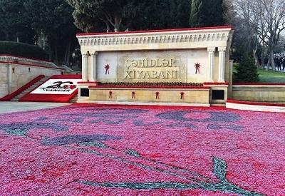 Diplomatlar Şəhidlər xiyabanını ziyarət etdi