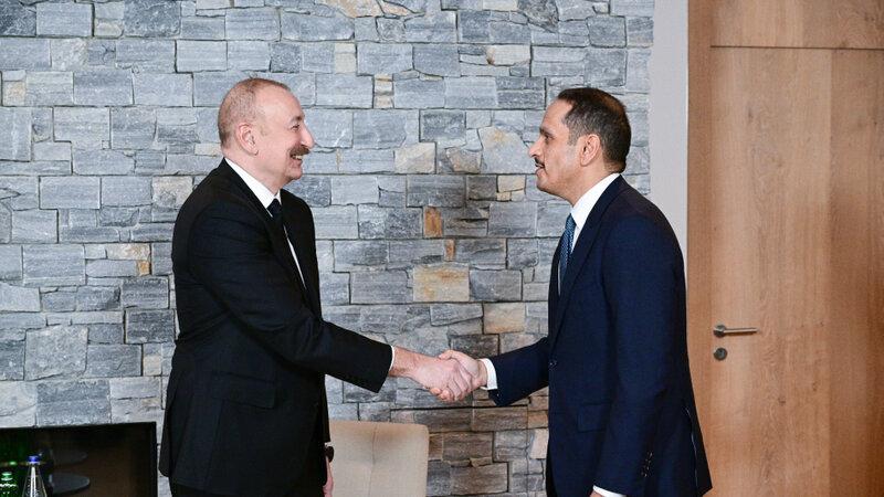 İlham Əliyev Davosda Qətərin Baş naziri və xarici işlər naziri ilə görüşdü