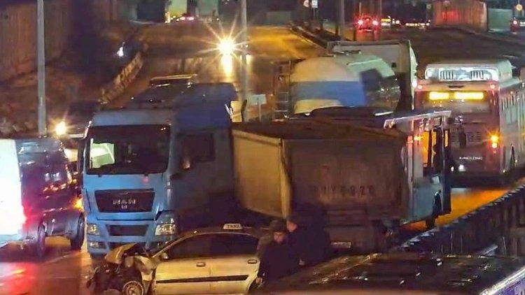 Yasamalda QƏZA: nəqliyyatın hərəkətində çətinlik yarandı