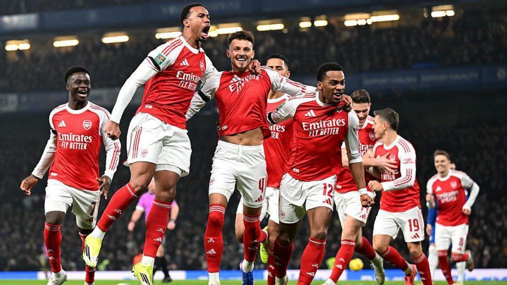 "Arsenal" bu turda birinciliyi qazandı