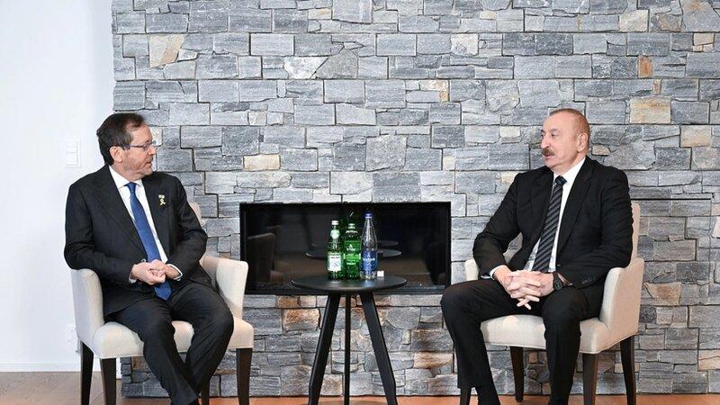 İlham Əliyev israilli həmkarı ilə görüşdü