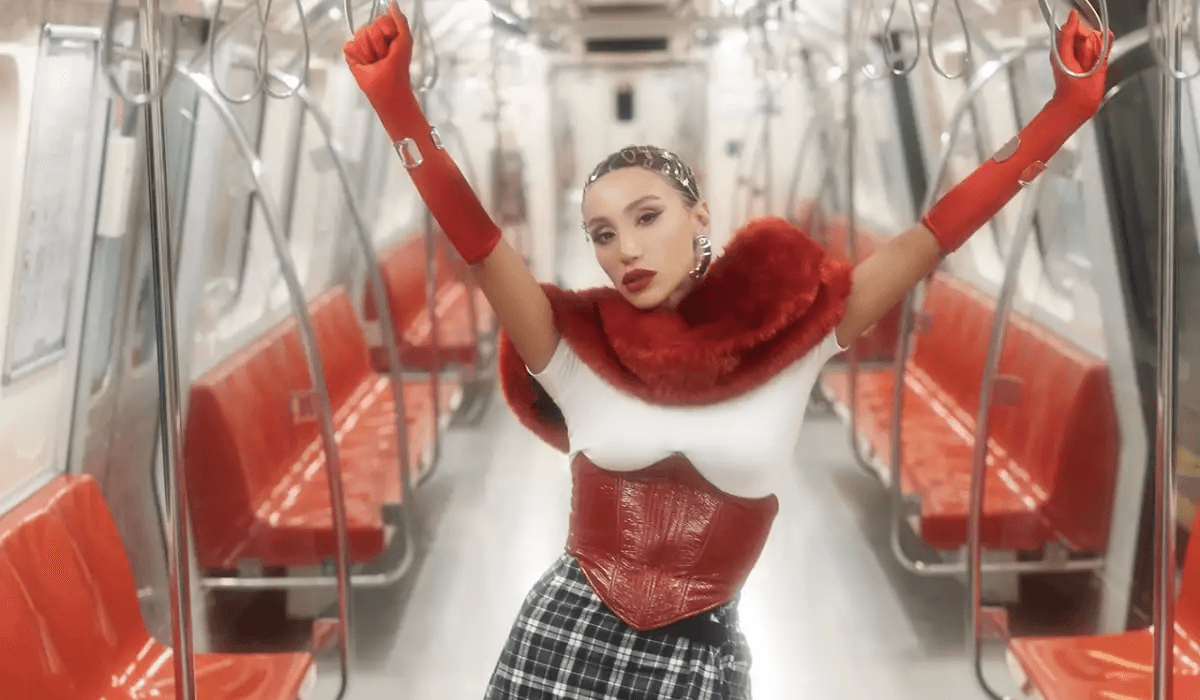 Röyanın qardaşı ilə rəqsi gündəm oldu - VİDEO