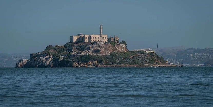 Alkatraz həbsxanası:"it kimi avar çəkərək"