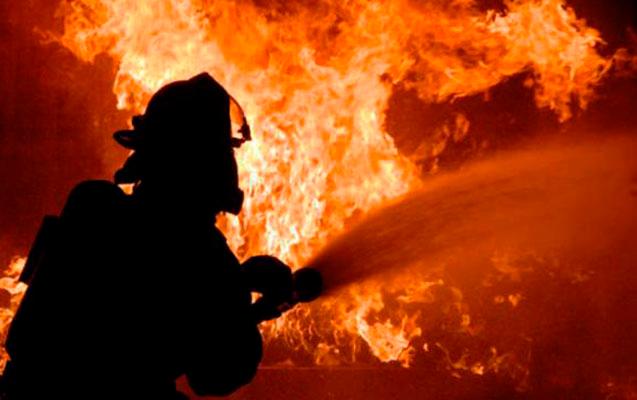 Qəbələdə çayxana və mağaza yandı