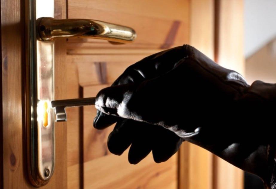 Evlərdən oğurluq edən 2 nəfərTUTULDU