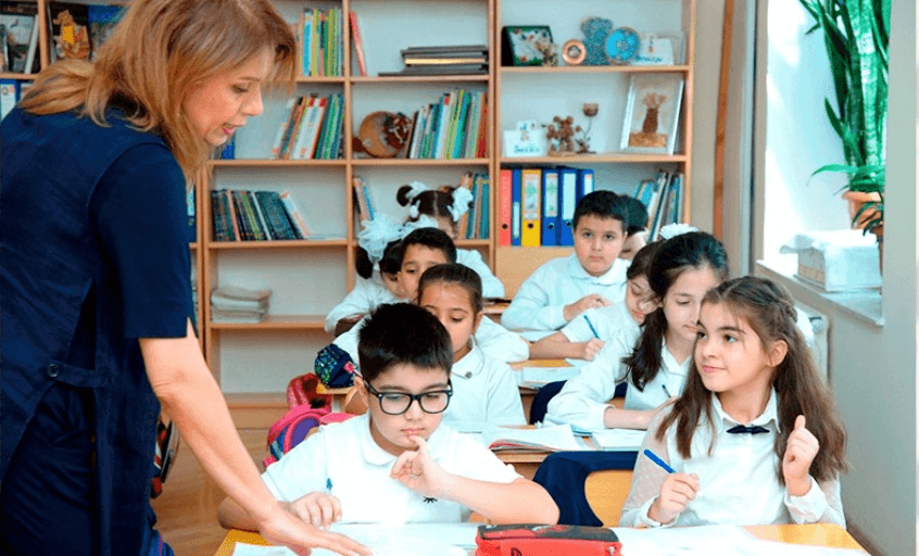 Psixoloq xəbərdarlıq edir – 14-15 yaşlı şagirdlər risk altında