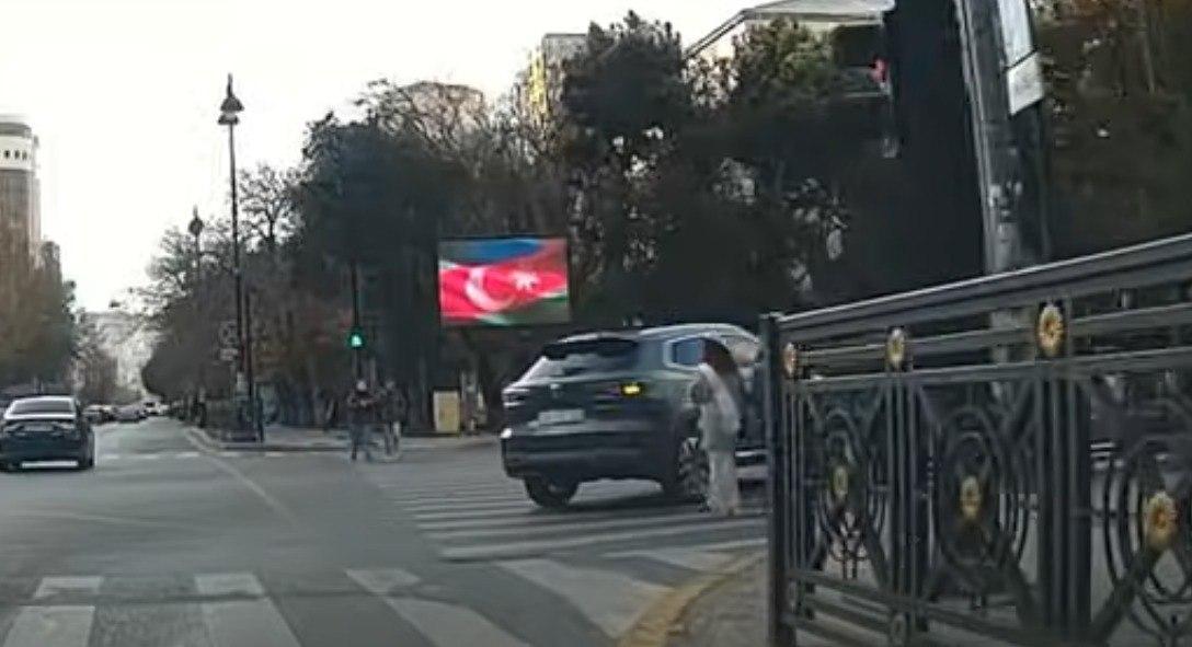 Piyadaya yol verməyən sürücü saxlanıldı – VİDEO
