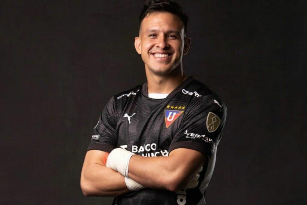 Məşhur qapıçı saxlanıldı - FOTO