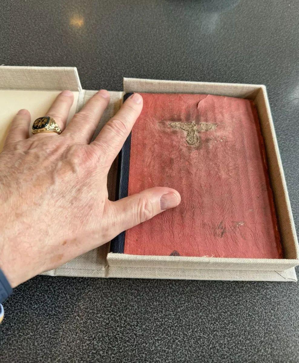 Hitlerin gündəliyi tapıldı: İçərisində nə yazılıb?