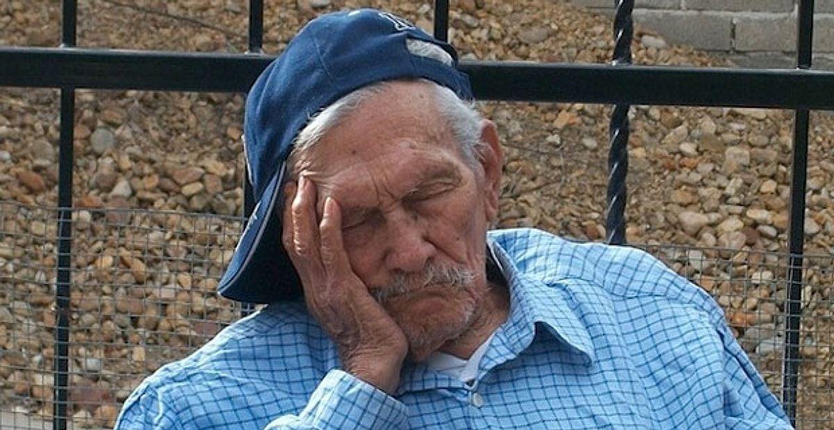 Bu kənddə yuxuya gedən insanlar günlərlə oyana bilmir