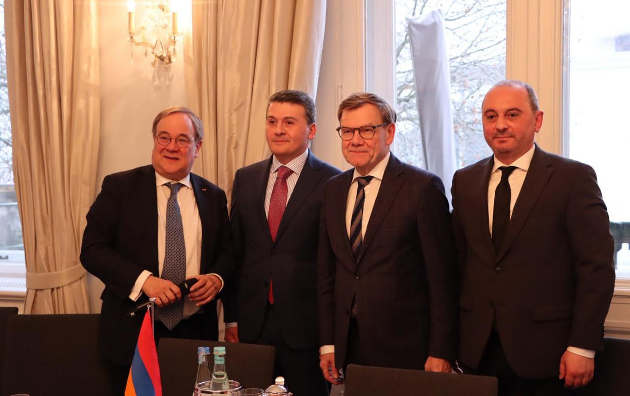 Azərbaycan və Ermənistanın Almaniyadakı səfirləri görüşdü