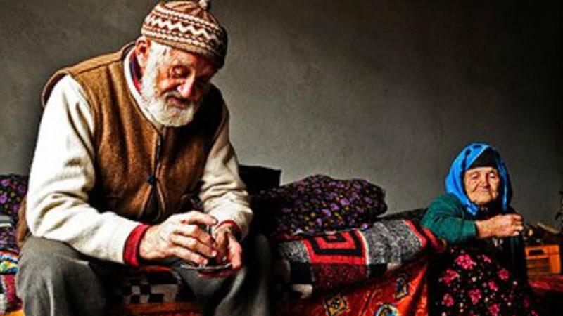 Azərbaycan "qocalır": Uşaq sayı azalır, yaşlılar artır