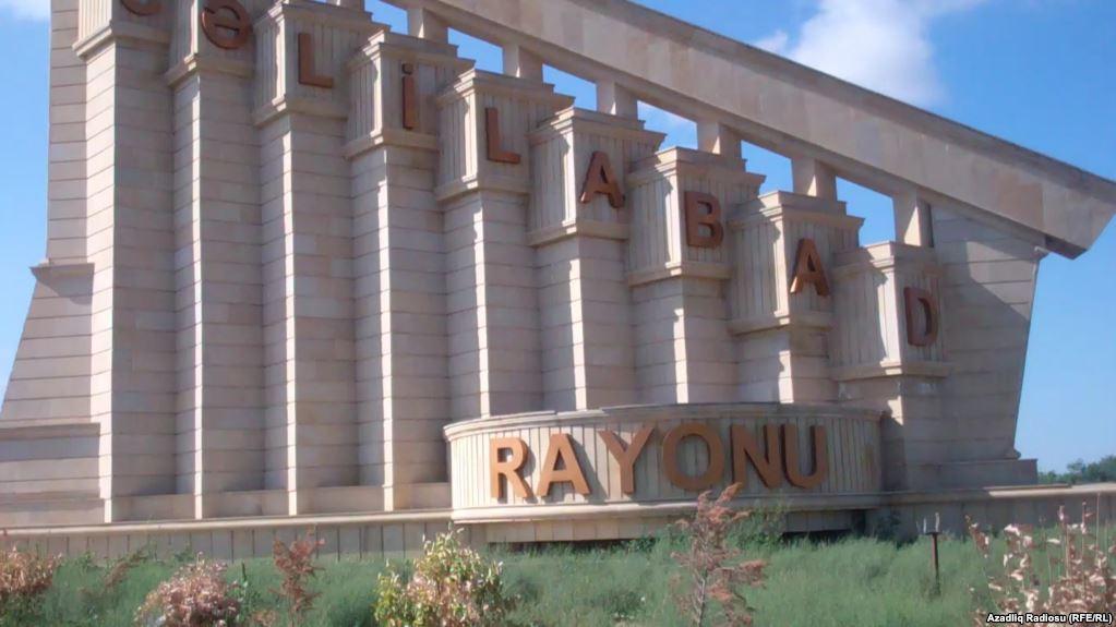 Qardaşı arvadından qisas almaq üçün uşaqlarını baltaladı