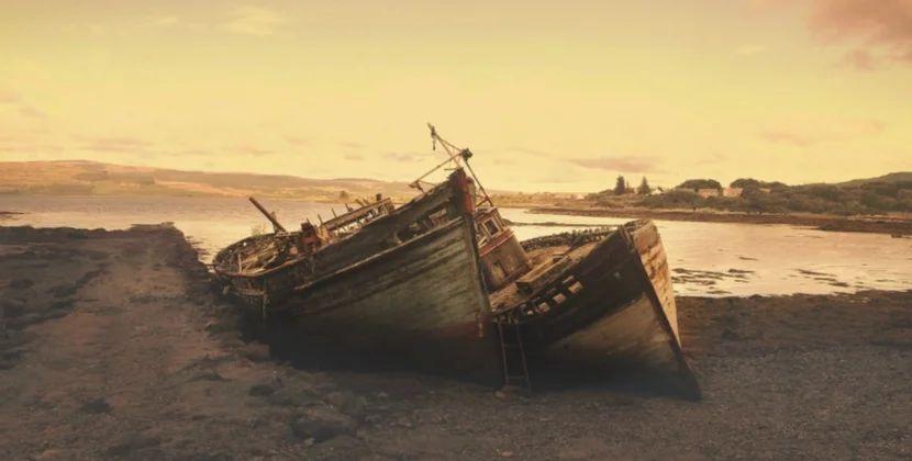 Bir dənizçi illərlə kimsəsiz adada necə sağ qaldı