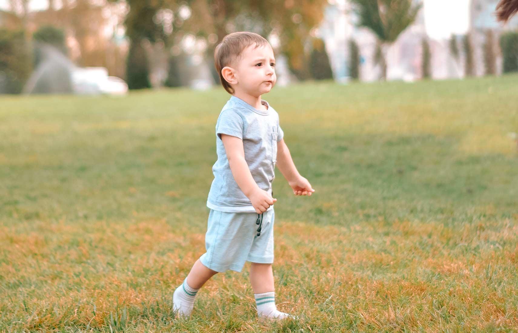 Tək böyümək uşağa neqativ təsir edir? - Psixoloqdan AÇIQLAMA