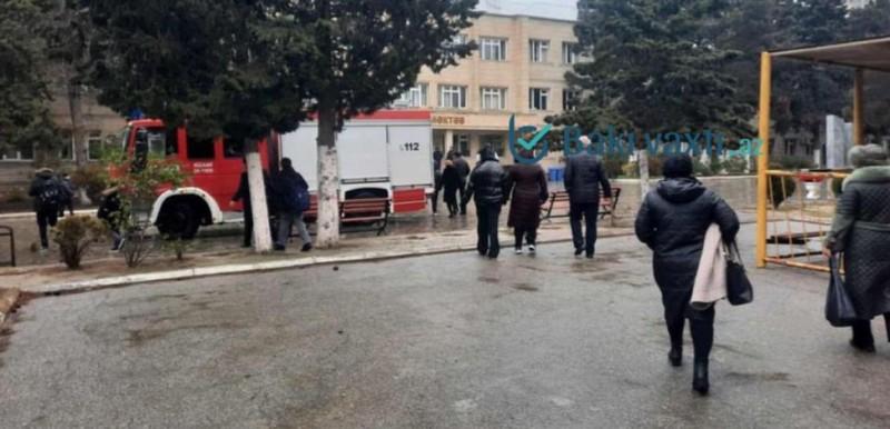 Bakıda bu orta məktəbdə YANĞIN BAŞ VERDİ - FOTOLAR - YENİLƏNİB