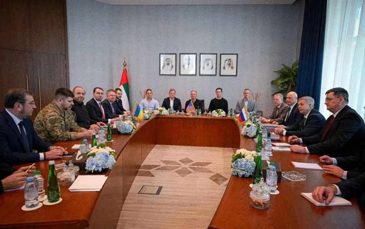 Əbu-Dabidə üçtərəfli danışıqlar davam edir