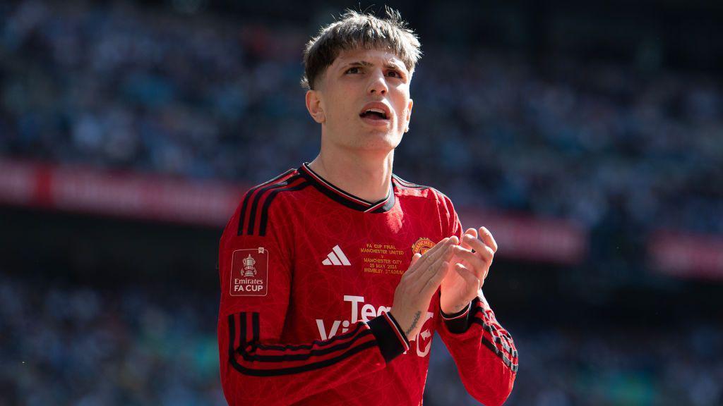 "Çelsi"nin sabiq futbolçusunun karyerası risk altındadır