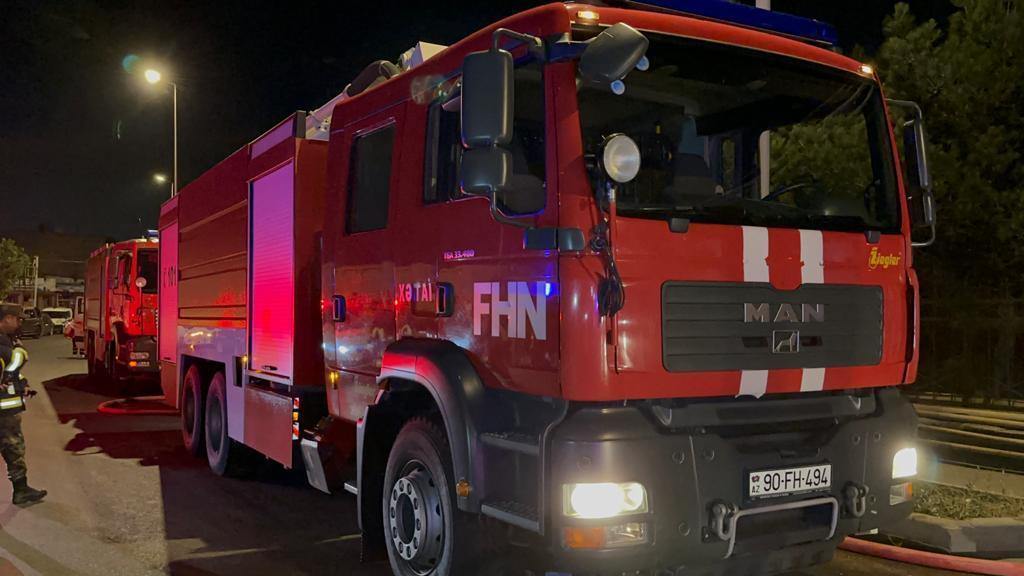 Kəlbəcərdə yanğın: Ustaların qaldığı kamp külə döndü