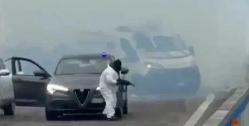 İtaliyada silahlı hücum: quldurlar pul furqonunu partlatdı