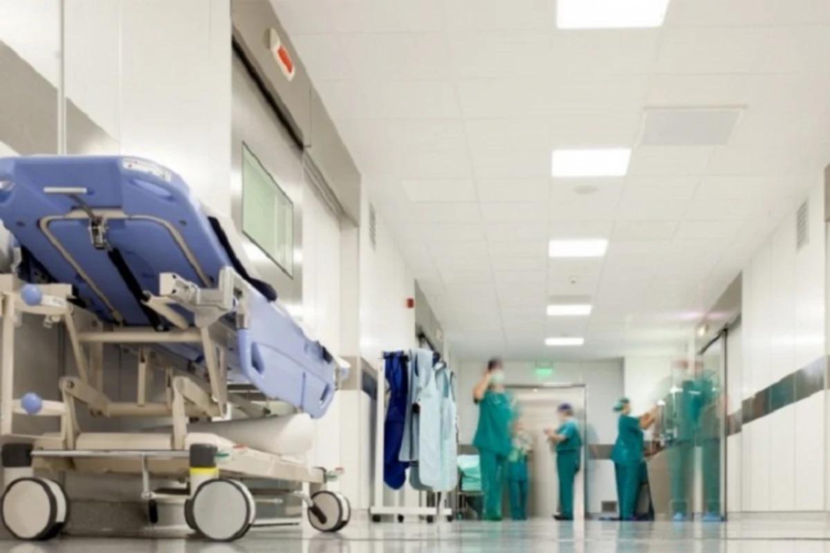 Bakıda tələbə qız bacısını bıçaqlayıb