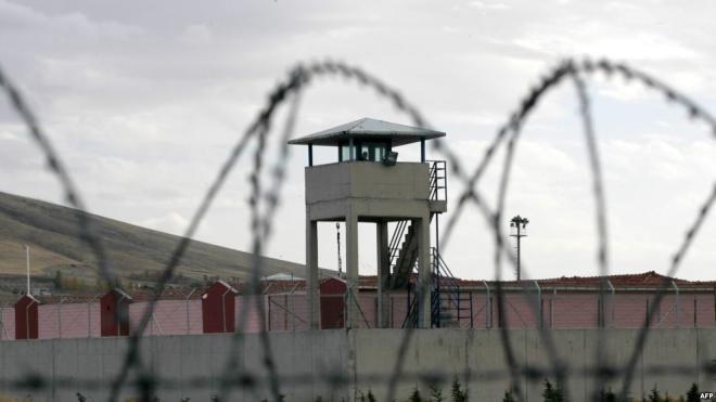 Ərdəbildə daha 100 nəfər həbs edildi